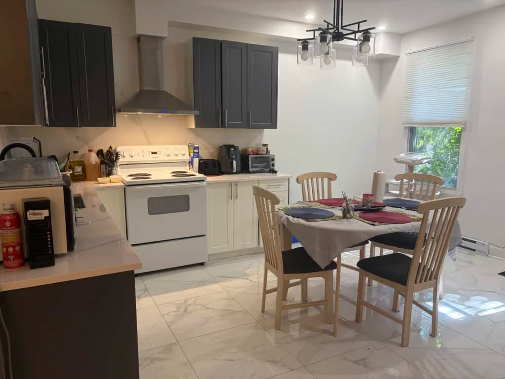 4 bed  1 bath near Metro Joliette